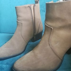 Ankle boots with a small heel